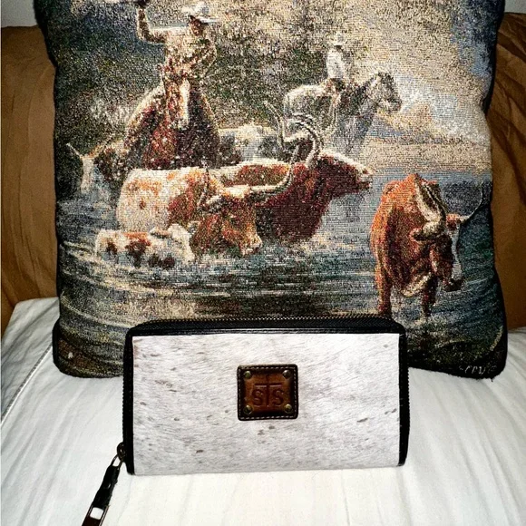 STS Ranchwear Cowhide Leather Wallet - Picture 10 of 11